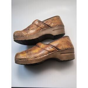 Sanita Danish Clog, US size Women's 9, Brown/bronze snakeskin
